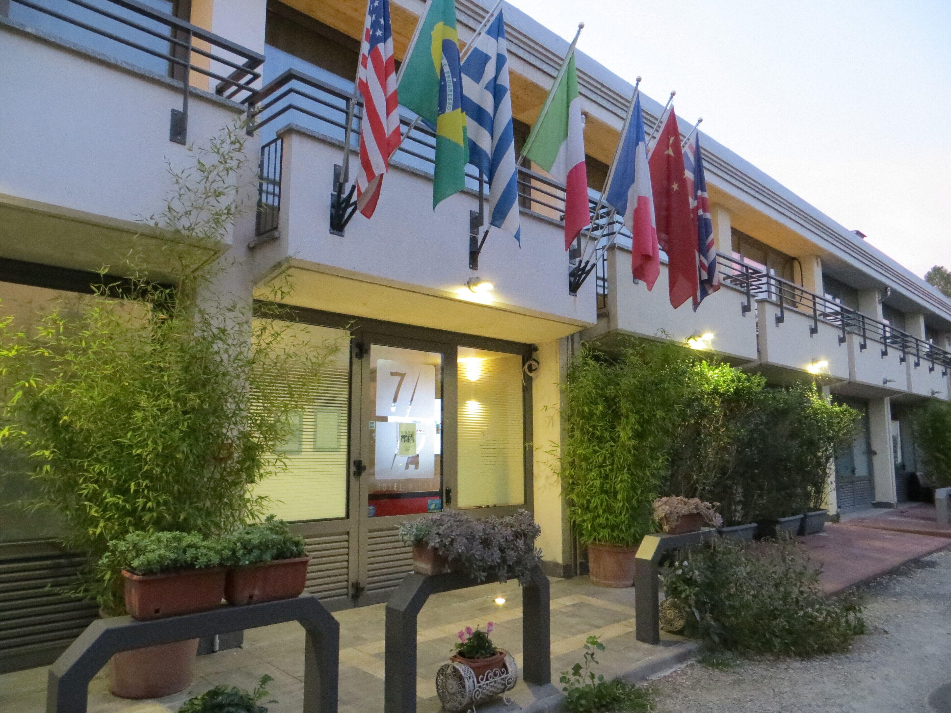 Hotel Seven Rooms - Milan — Fotos 1